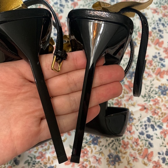 Saint Laurent patent leather high heel evening shoe with gold ribbon - Picture 9 of 10